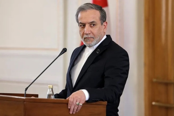 فیلمی از سخنرانی عراقچی در ژنو با حمله به بودجه نظامی آمریکا