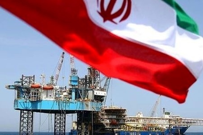 در گام اول فشار حداکثری آمریکا علیه صنعت نفت چه کسانی تحریم شدند؟