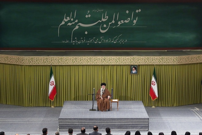 جوانان باید از منطق سیاست‌ها و رفتار نظام با خبر باشند | آنها بدانند چرا حاضر به ایجاد روابط با برخی کشور‌ها نیستیم | دانش‌آموزان را از خطر‌ها و دشمنی‌ها آگاه کنید