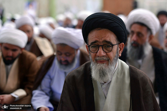 تصاویری از حضور پدر آیت‌الله آل‌هاشم در منزل امام جمعه تبریز