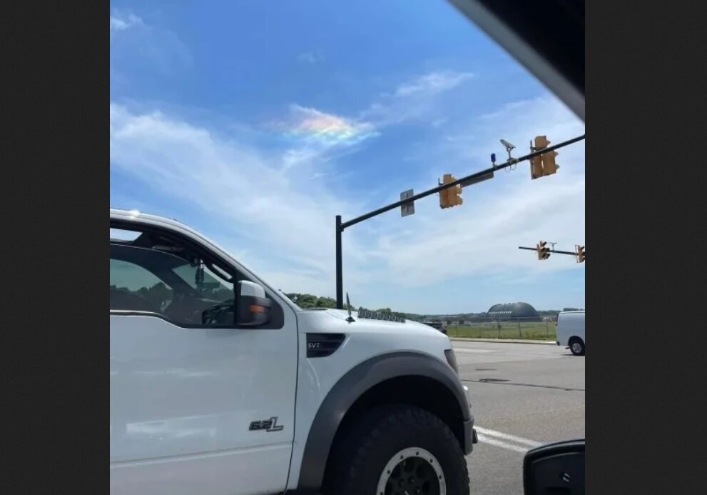 مشاهده ابر رنگینکمانی کمیاب/ عکس