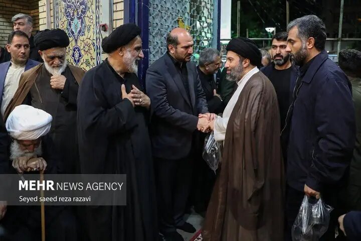 عکس جدید؛ حضور ۲ فرزند رهبری در مراسم بزرگداشت ابراهیم رئیسی عکس جدید؛ حضور ۲ فرزند رهبری در مراسم بزرگداشت ابراهیم رئیسی