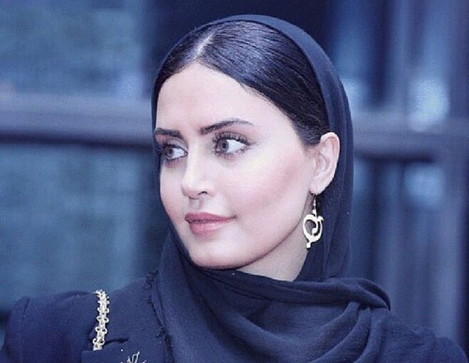 احضار بازیگر زن معروف به دادسرا به خاطر جریحه‌داری عفت عمومی! +تصویر