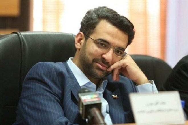 متفاوت‌ترین پیام از آذری‌جهرمی؛ توئیت به زبان نسل z!