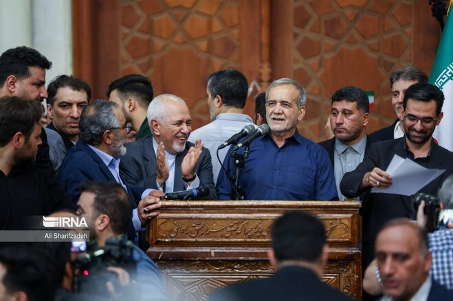 خطر جدی در کمین پزشکیان؛ «مجاهدان شنبه» بیایند آن می‌شود که نباید شود | مصلحت پزشکیان در عدم حرکت در سیاست خارجی، بدون اجازه رهبری است