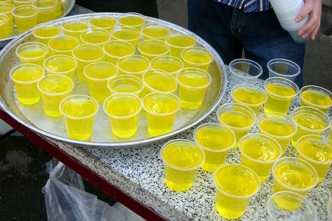 مسمومیت ۹۲۵ نفر با شربت نذری در عزاداری؛ ماجرا چیست؟