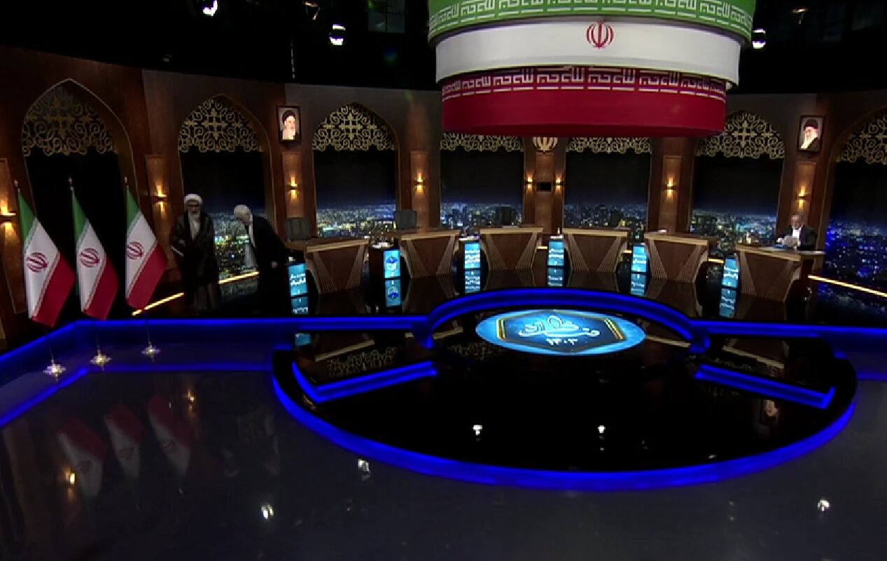 وضعیت دو کاندیدا بعد از مشاجره در مناظره پس از سوت پایان | تصویر