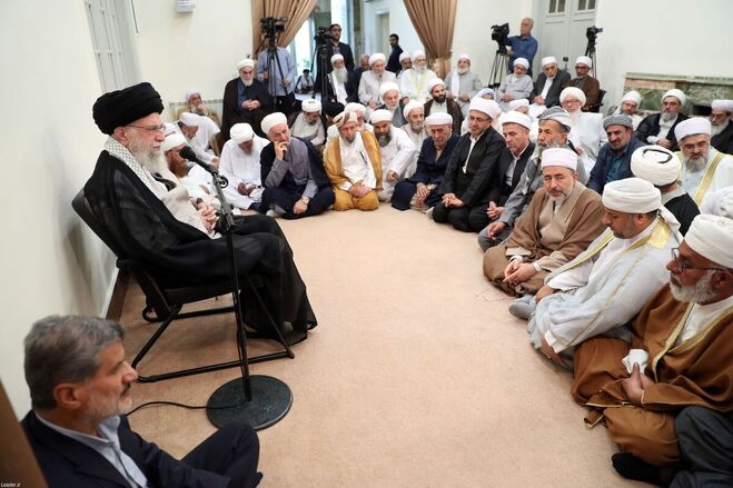 رهبری: موضوع «امت اسلامی» به هیچ وجه نباید فراموش شود | هویت امت اسلامی، فراتر از ملیت است