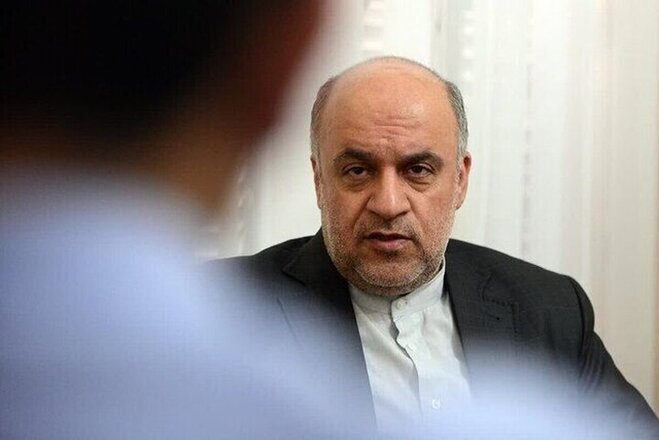 روایت سفیر ایران در لبنان از انفجار پیجر‌: تصادفی دکمه‌اش را فشار دادم