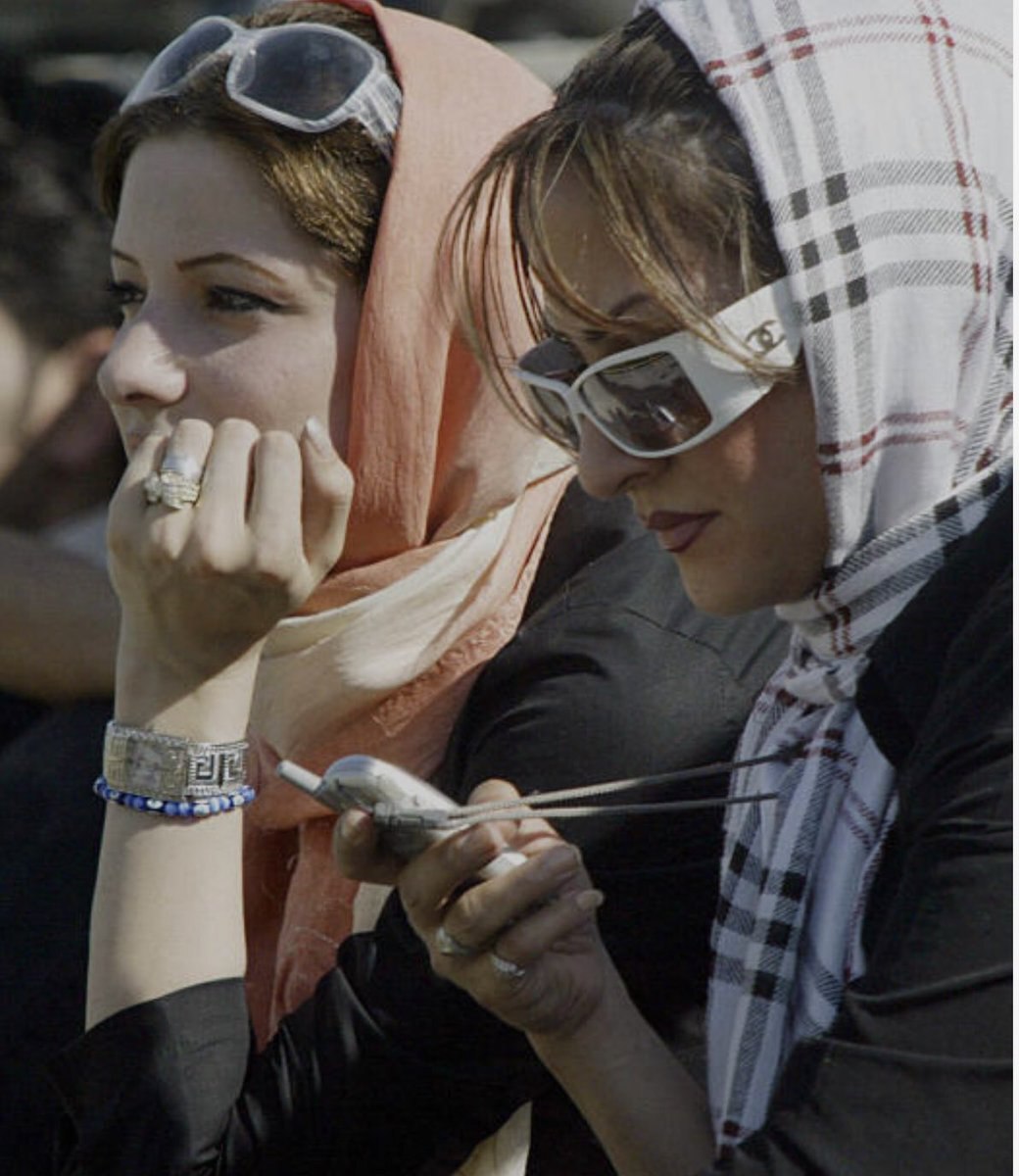 عکسـی از تیپ و استایل مخصوص دختران پولدار دهه ۸۰ در ایران!