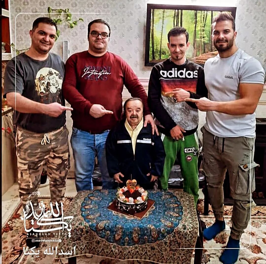 عکسی از اسدالله یکتا