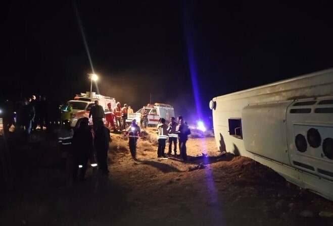 آخرین جزئیات واژگونی اتوبوس در کرمان با تعداد جانباختگان و اسامی آنها +فیلم‌های حادثه