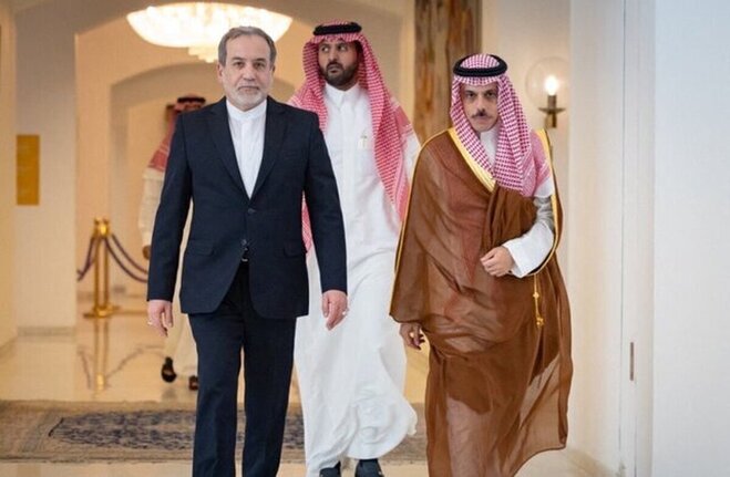 پیغام محرمانه ۳ کشور عربی به آمریکا دلیل تجمع بمب‌افکن‌ها در دیگو گارسیا؟