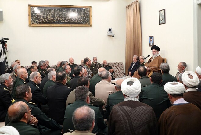 رهبری در دیدار فرماندهان عالیرتبه نیرو‌های مسلح: از پیشرفت‌ جمهوری اسلامی کلافه و عصبی‌اند