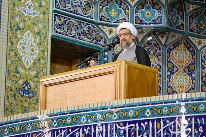 امام جمعه تبریز: بی اعتنایی به نماز جمعه توجیه ندارد، بی اعتنایی هم اندازه‌ای دارد | همه شرکت کنند