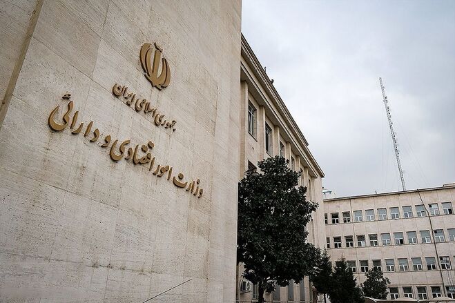 گزینه وزارت اقتصاد قطعی شد؛ طیب‌نیا پیشنهاد وزارت پزشکیان را رد کرد