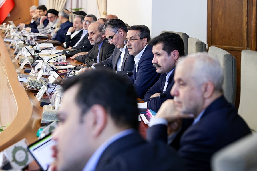 زبان بدن معنادار عراقچی در جمع سایر وزرا و مقامات دولت پزشکیان | عکس