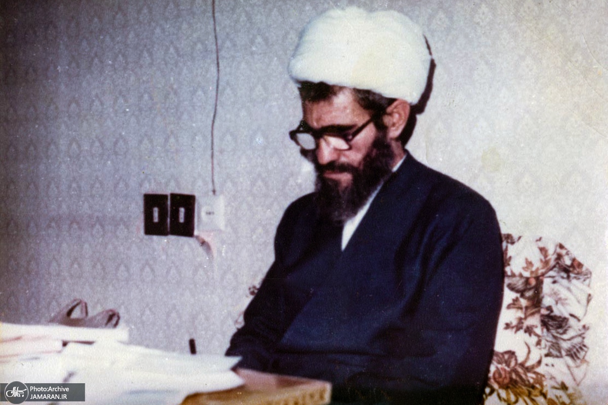 مروری بر زندگی فقهی سیاسی آیت الله مشکینی مروری بر زندگی فقهی سیاسی آیت الله مشکینی