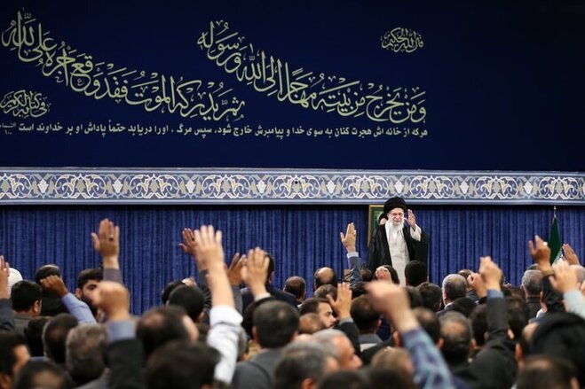 رهبری: آمریکایی‌ها در گفتگو یاوه‌ نگویند | گمان نمی‌کنیم مذاکرات به نتیجه برسد | بگویند اجازه غنی‌سازی نمی‌دهیم، غلط زیادی است | این انقلاب شکست‌خوردنی نیست