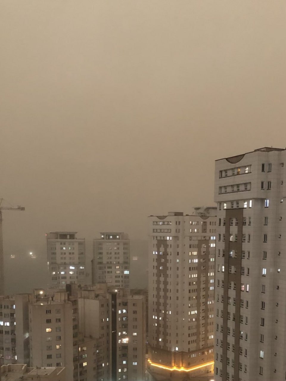 تصاویری از ورود بی‌خبر توفان و باران به شهر تهران و خسارات آن