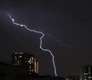 توده تندری با بارش شدید باران در راه تهران؛ آماده‌باش فوری اورژانس تهران
