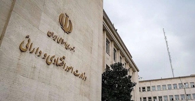 پزشکیان ناتوان در تعیین وزیر اقتصاد؛ از فردا دستور و امضای سرپرست ‌بی‌اعتبار است