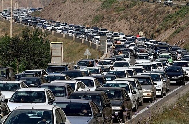 گرفتاری همیشگی تعطیلات برای جاده‌های شمال؛ قفل و بی‌حرکت! | فیلم