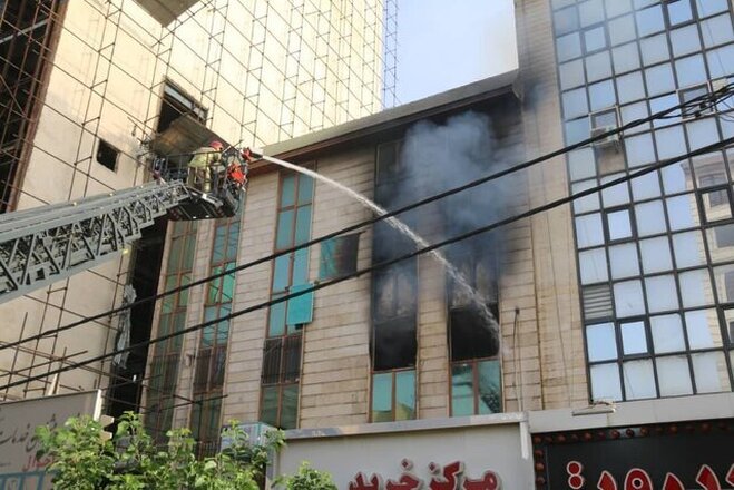 عکس پربازدید از زنان آتش‌نشان تهرانی پس از عملیات امروز صبح