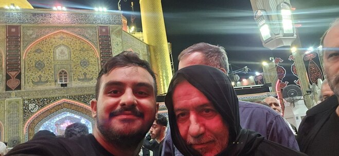 عکسی از سفر خارجی وزیر امور خارجه با حضور در پیاده‌روی اربعین با تیپ متفاوت