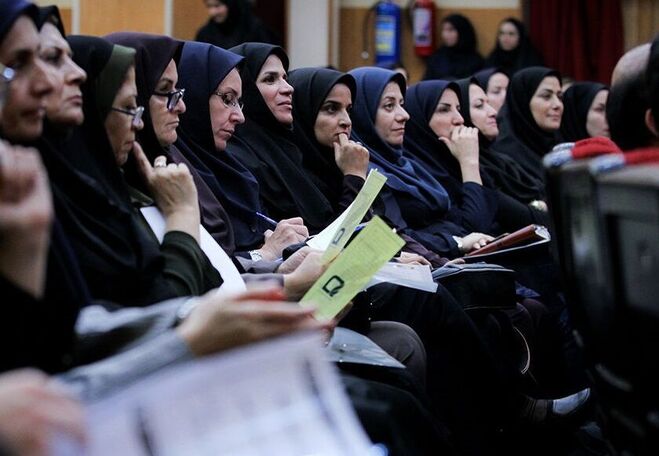 مقاومت پیشکسوتان در برابر مدیریت زنان؛ ترس از تغییر یا دفاع از سنت مردسالارانه؟