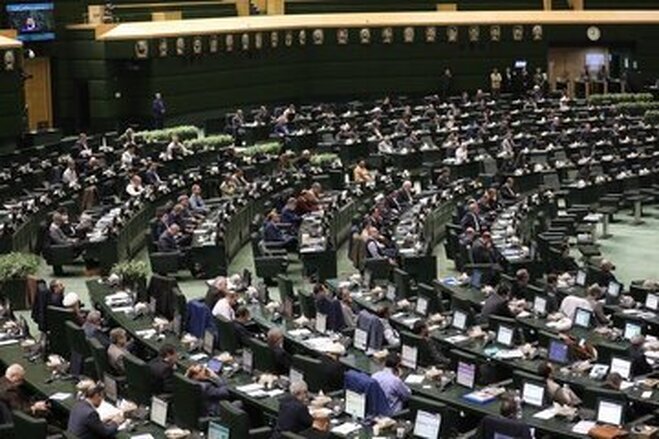 جنجال‌ پیامک حقوق نمایندگان مجلس؛ سرجمع زیر ۱۰۰ میلیون ناقابل!