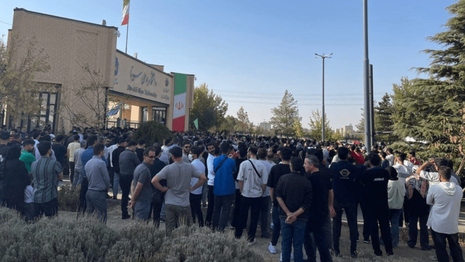 تصاویری از اعتراضات دانشگاه همدان؛ مزاحمت جنسی عراقی‌ها برای دانشجویان دختر؟