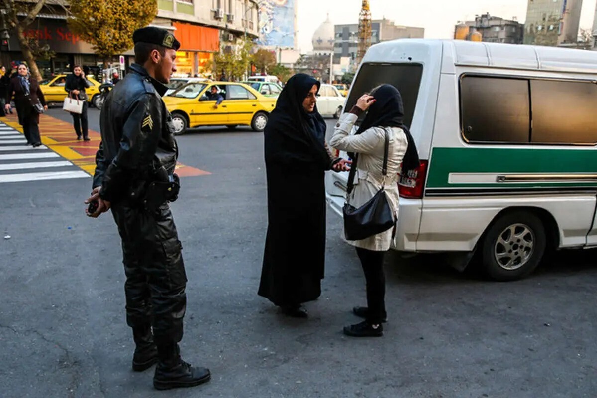 واکنش سخنگوی دولت به شایعه بازگشت گشت ارشاد به خیابان: اطلاعی ندارم، کمک کنید تا ما چه کنیم!