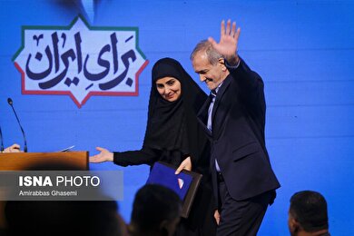 خانم وزیر پرحاشیه، تحفه پزشکیان برای ایران / این وزرا که ما می‌بینیم درِ دولت‌تان را گِل می‌گیرند