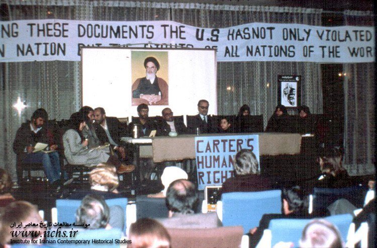 تصاویر دیده نشده از تسخیر سفارت آمریکا؛ از ژاندارم کراواتی تا بیسمچی چادری!