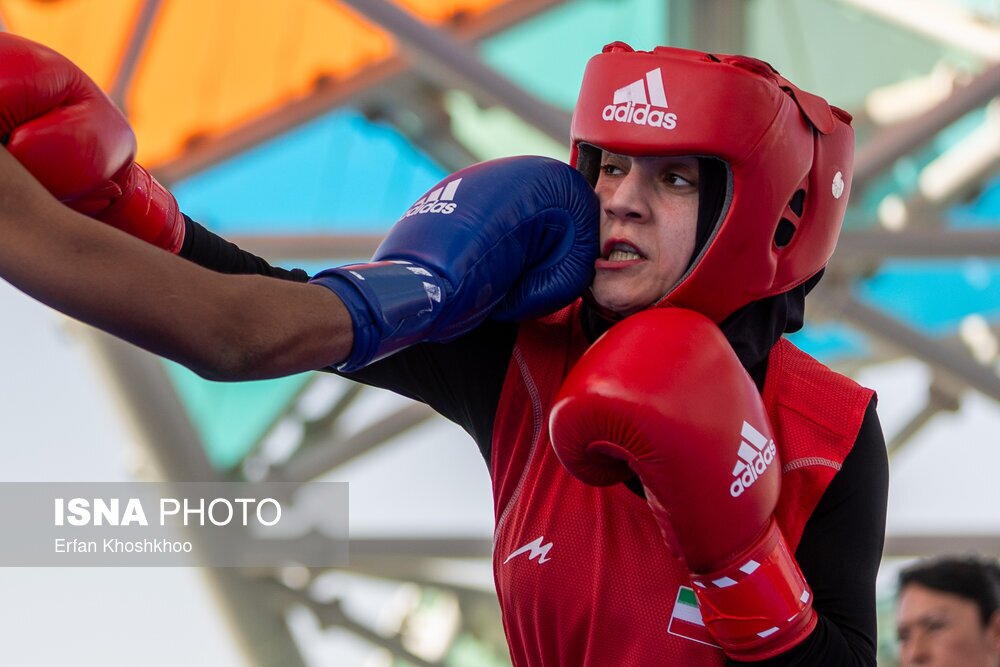 پوشش جالب رقیب دختر ایرانی در مسابقات بوکس ریاض (عکس)
