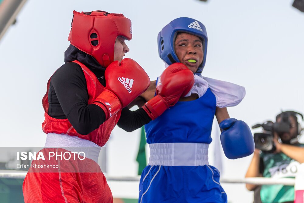 پوشش جالب رقیب دختر ایرانی در مسابقات بوکس ریاض (عکس)