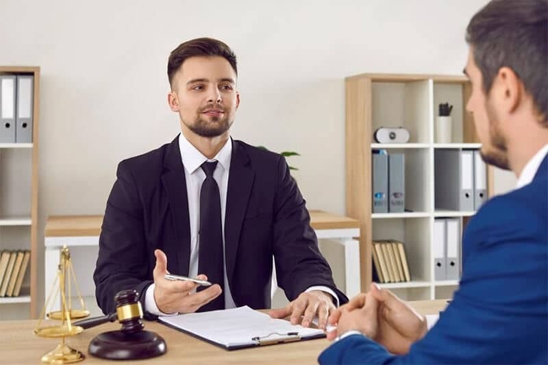 چرا انتخاب وکیل مناسب در تهران اهمیت دارد