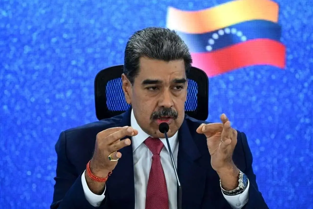 تنگ‌تر شدن حلقه محاصره مادورو توسط امریکا: تو تروریستی!