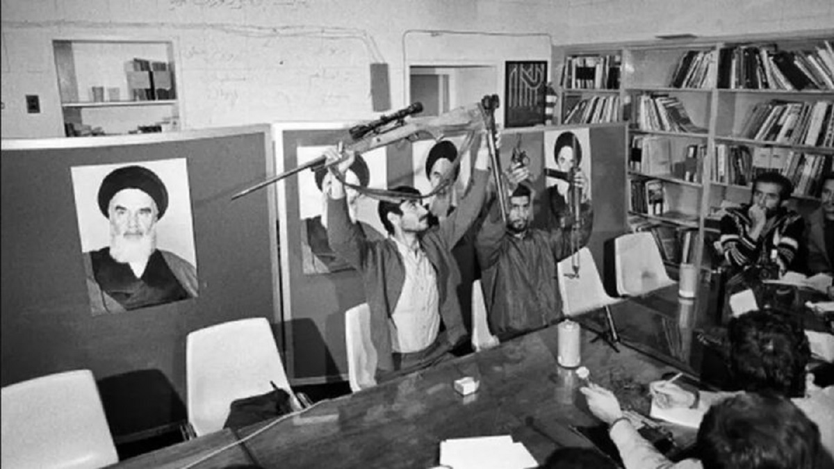 فهرست هنرمندان حامی تسخیر سفارت آمریکا در سال ۵۸