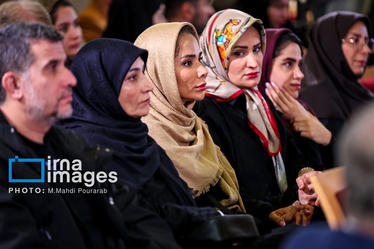 عکسی جالب از حجاب و آرایش همسر و دختران اسحاق جهانگیری