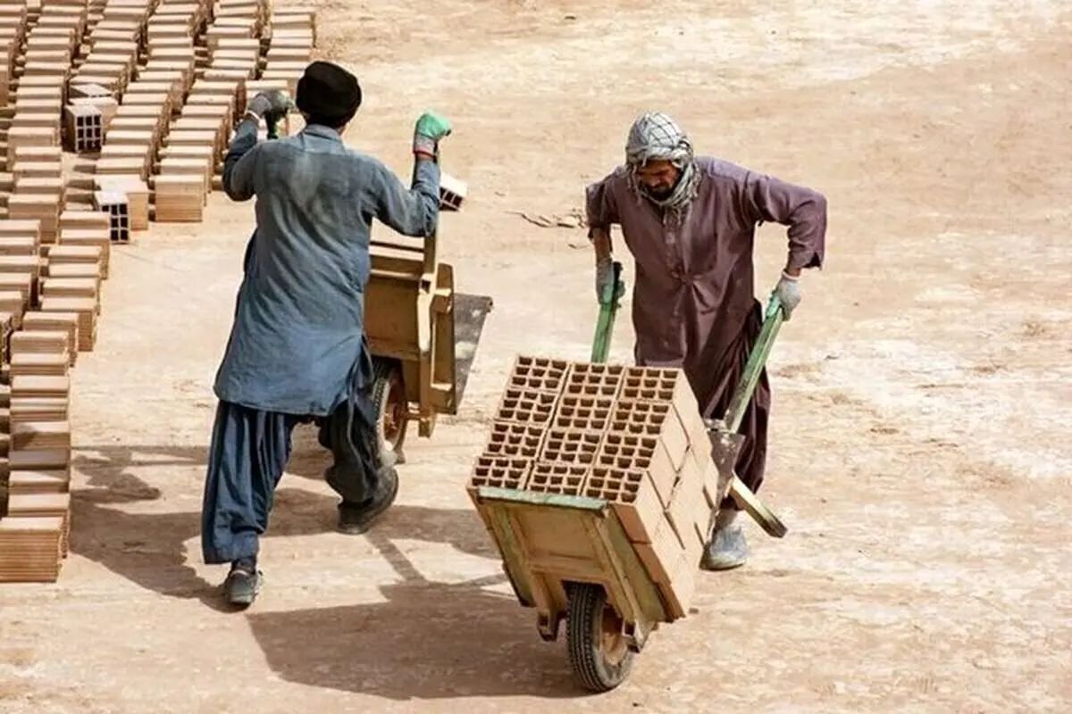با خروج افغانیها، دستمزد این کارگران ایرانی ۲.۵ برابر شد!