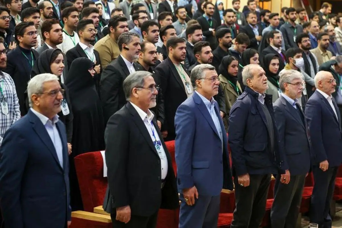 وعده پزشکیان هوا شد: رفع فیلترینگ دستوری نیست   سیم‌کارت‌های سفید را سیاه می‌کنم!