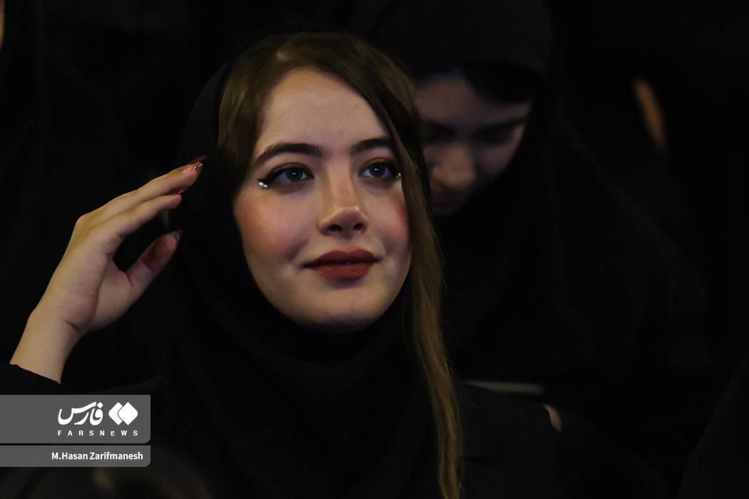 عکس خبرساز خبرگزاری فارس از دختران در مراسم روز دانشجو