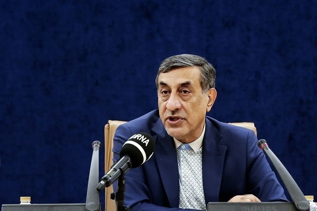 حمله و کنایه تند و تیز یک روزنامه به جناب دکتر جنجالی دولت پزشکیان!