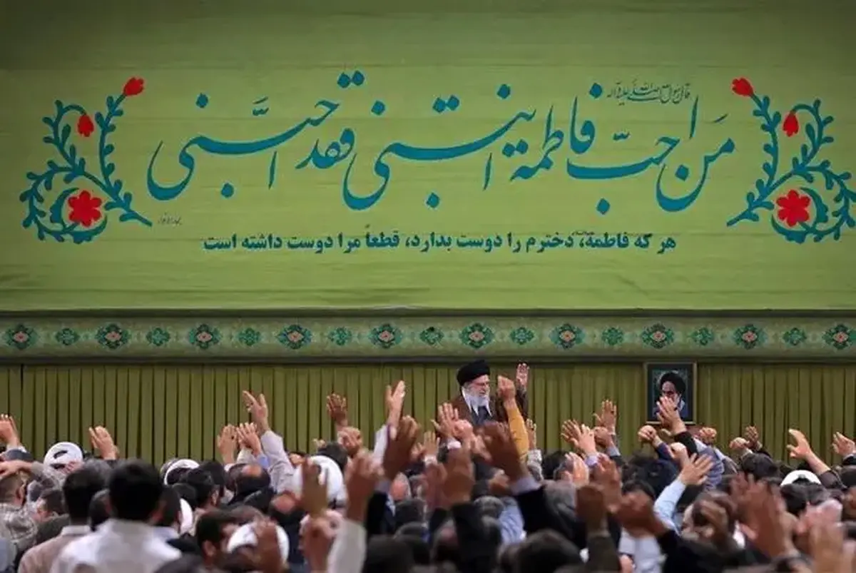 کارهایی که دشمن با ایران کرد، با هر کشور دیگری می‌کرد کُن‌فَیَکون می‌شدند   مرتب بر تکرار درگیری نظامی می‌دمند تا مردم را دل به شک نگه‌ دارند   در درگیری تبلیغاتی و رسانه‌ای آرایش عوض کنید