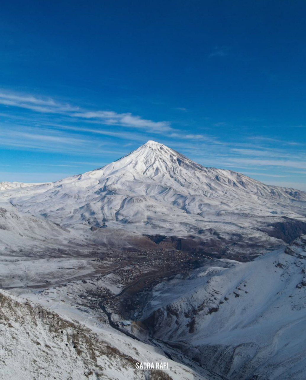 عکسی جذاب تغییر شکل لباس قله دماوند پس اولین بارش پاییزی