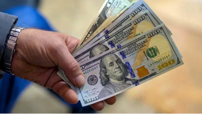 قیمت دلار در روز شنبه ۲۲ آذر عجیب شد / جدول آخرین نرخ‌ها را ببینید