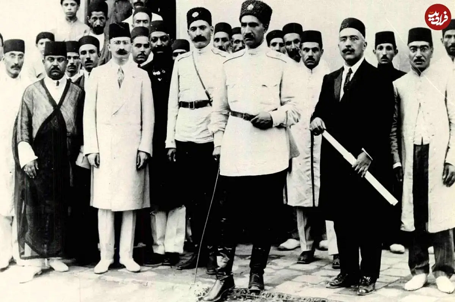 عکسی نایاب از جوانی رضاشاه؛ ژست‌گیری پشت تیربار کرمانشاه